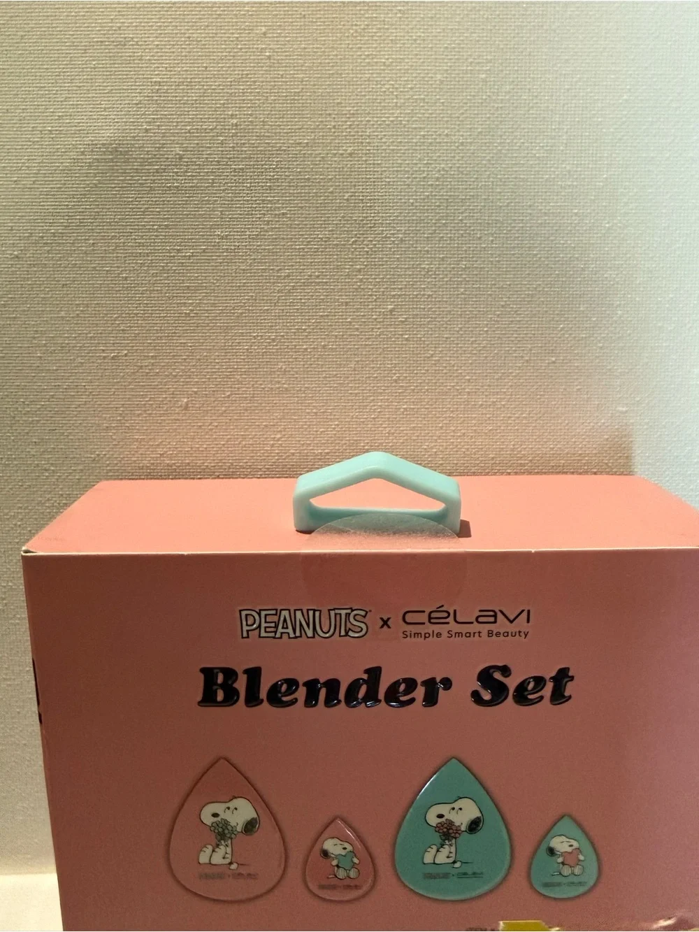 Peanuts x Célavi Pink & White Makeup Blender Sponge Set - Picture 4 of 5